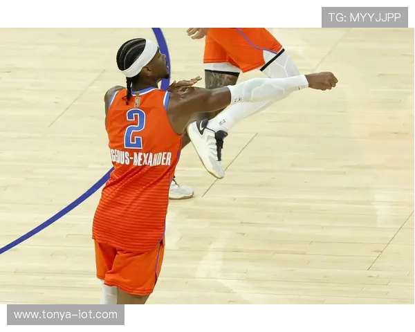 雷霆次轮签连环操作：狄龙 - 琼斯 5 换 1 再倒贴 1 个送走(2)